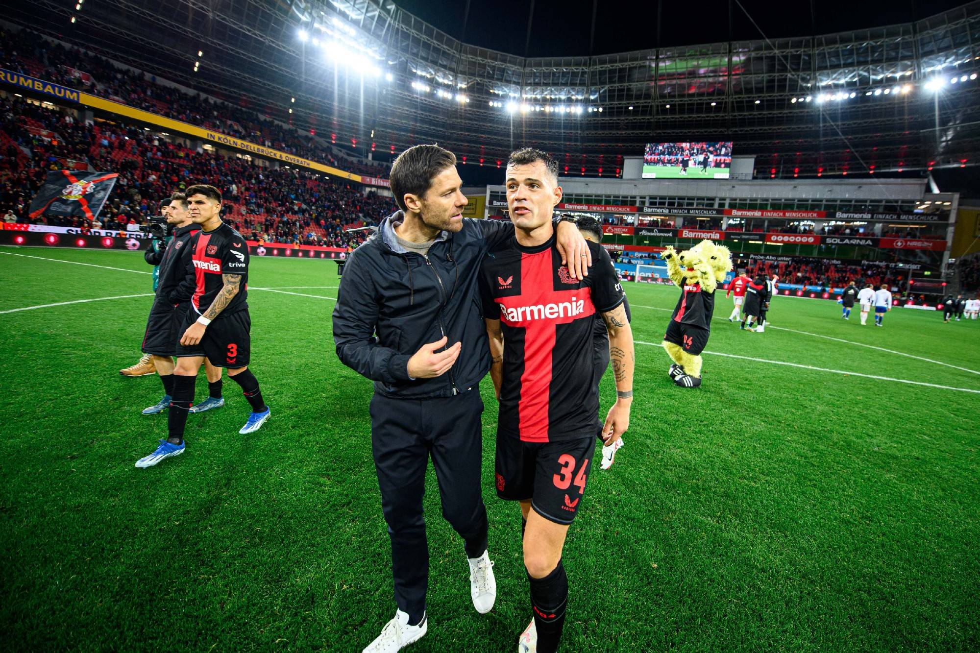 关于拜仁轻取热刺,卡瓦尼补时绝平德甲的信息 关于拜仁轻取热刺,卡瓦尼补时绝平德甲的信息