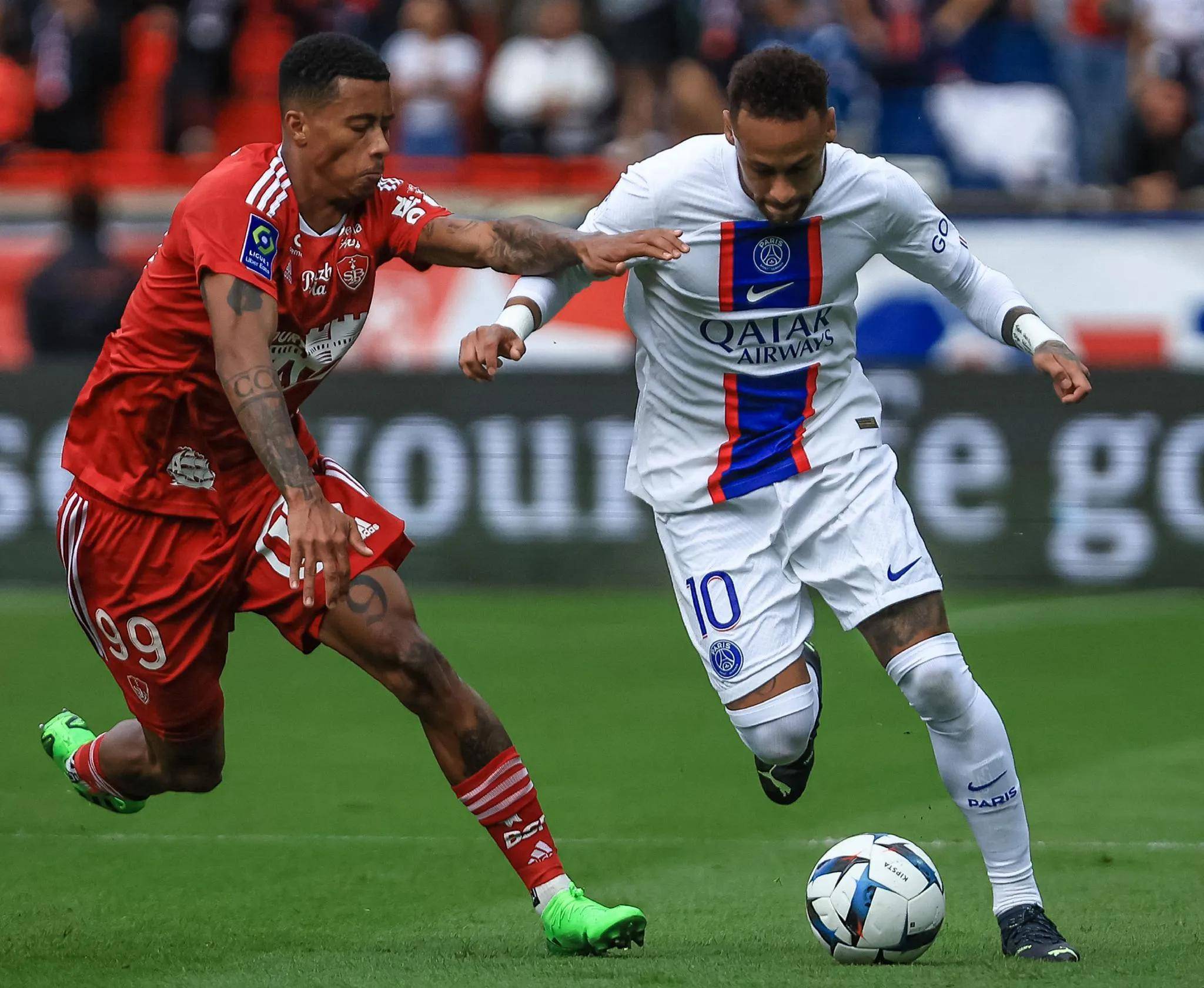 华体会体育-关于巴黎圣日耳曼险胜曼城，萨拉赫补时绝平欧联杯的信息