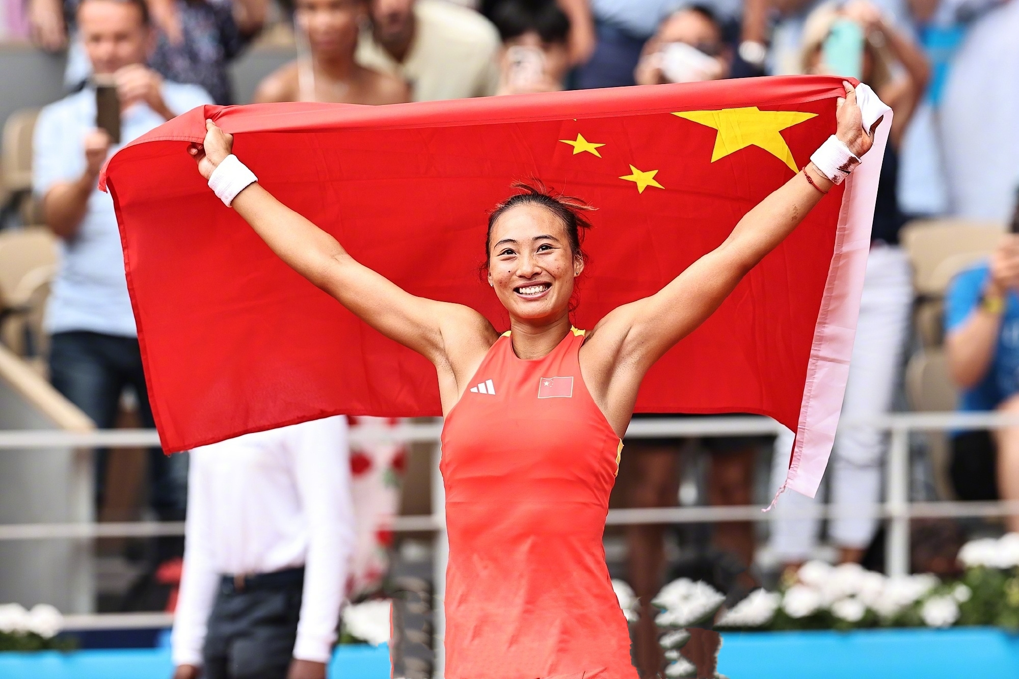 关于中国运动员在比赛中展现出色技艺,取得好成绩的信息 关于中国运动员在比赛中展现出色技艺,取得好成绩的信息