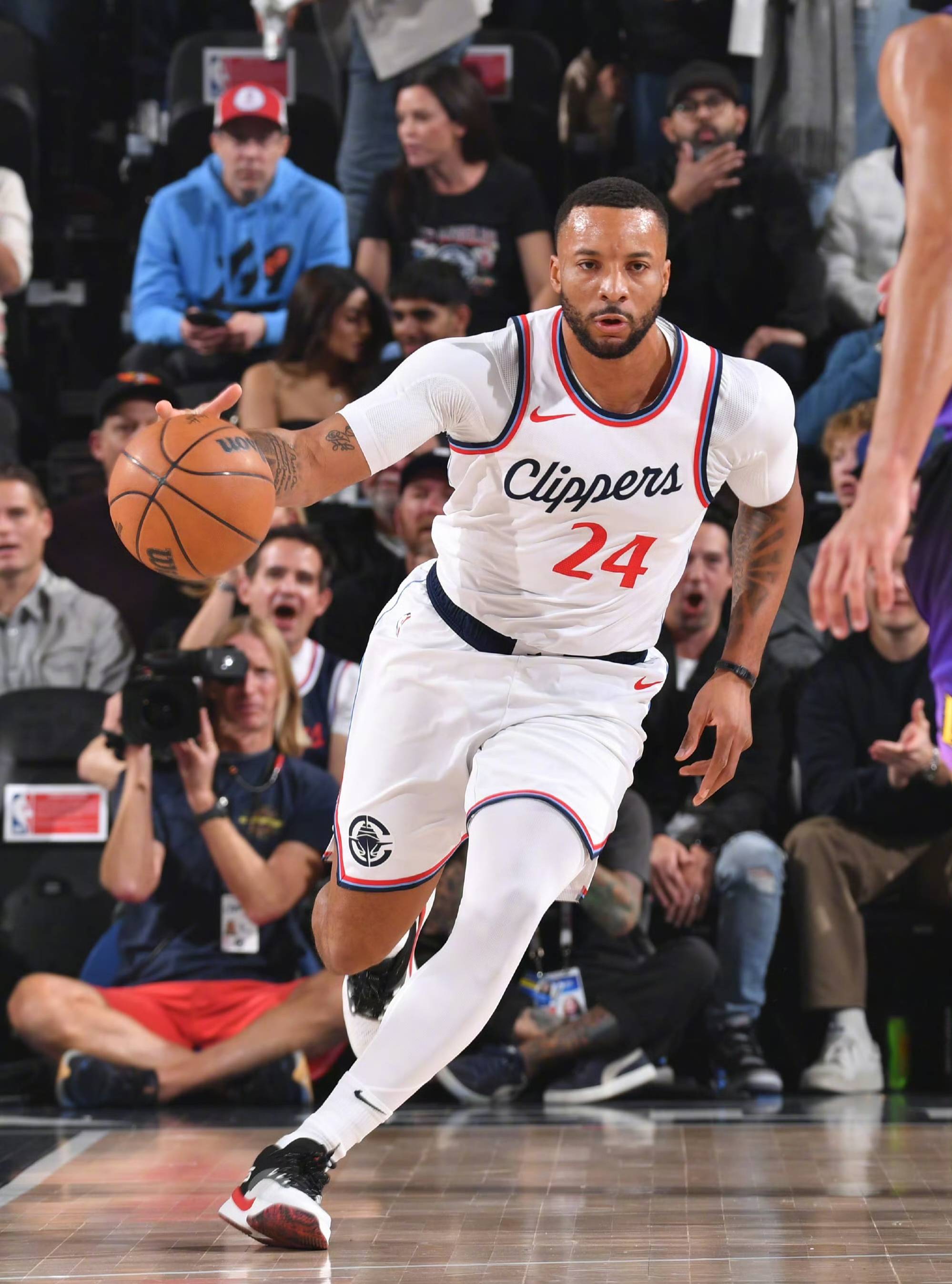 华体会网址-包含NBA最新消息：湖人队新援表现抢眼，帮助球队连胜的词条