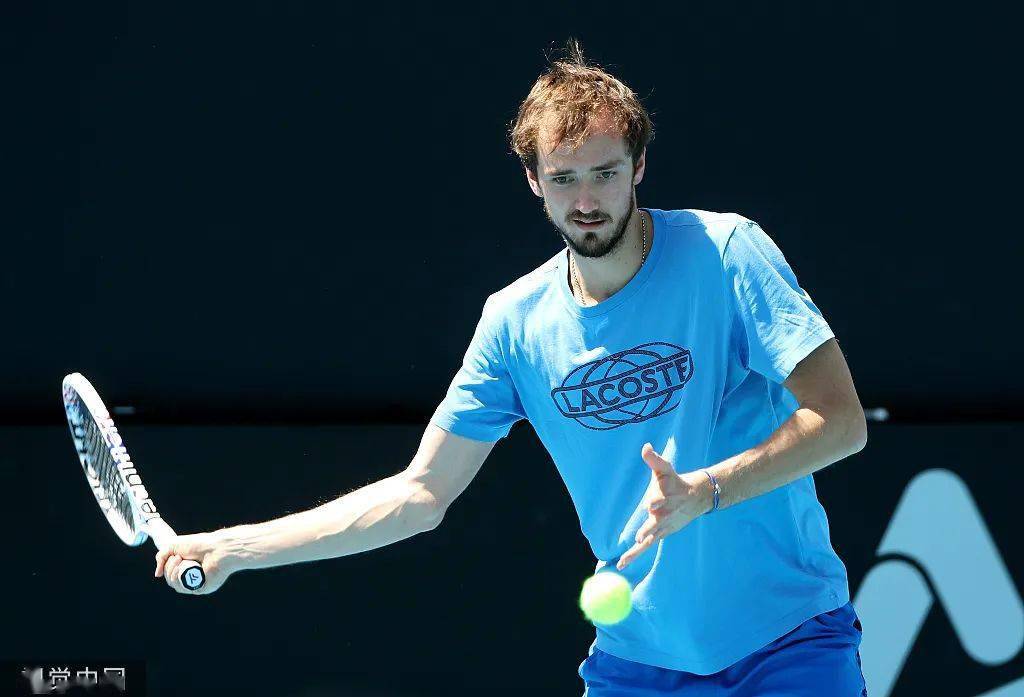 华体会app-年终总决赛横扫联合杯，梅德韦杰夫惊艳四座